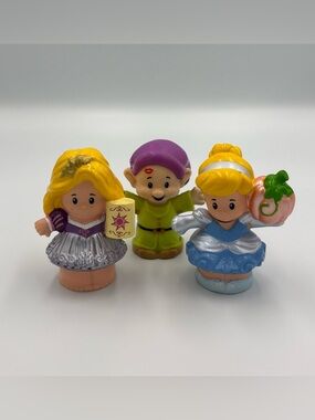RARE Disney Little People Figure Lot- Tangled Snow White Dopey Dwarf Cinderella